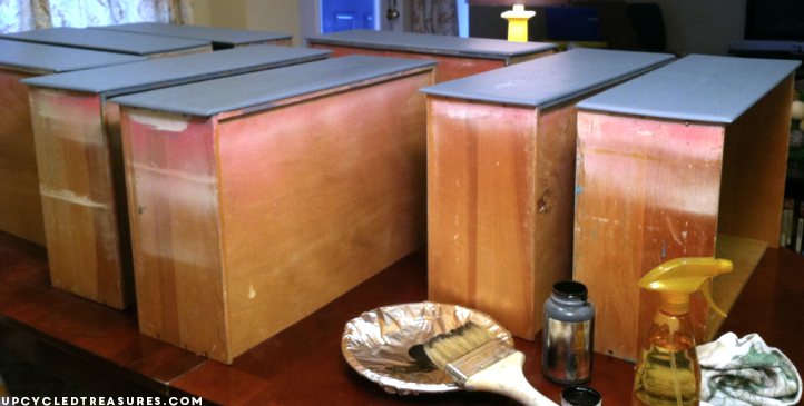 Blue Dresser Makeover with Rustic Hardware! Take a look at how I transformed an old pink dresser using blue paint and rustic hardware. UpcycledTreasures.com