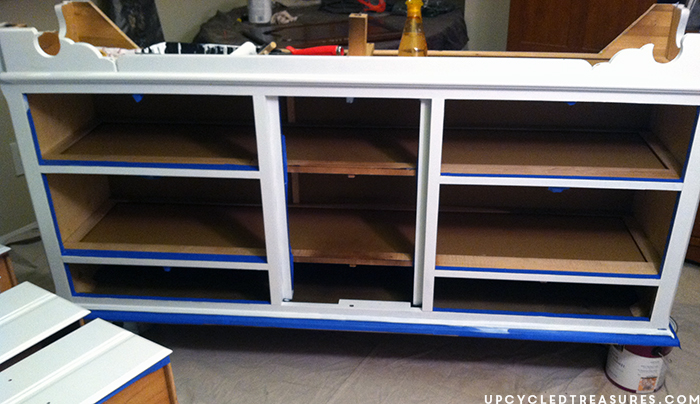 Oh My Goodness! If you are looking to add a coastal feel to your home you have to check out this DIY Coastal Cottage Dresser! UpcycledTreasures.com