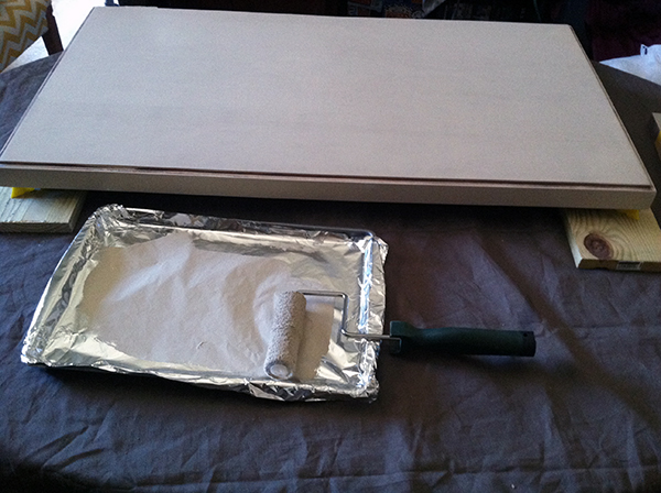 upcycled-diy-stenciled-coffee-table-before