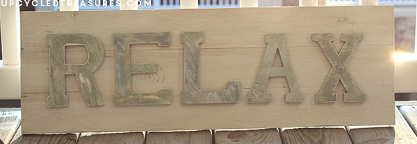 Looking for something to make for your home? Check out how easy it is to make a DIY wood sign and rope candle holders! UpcycledTreasures.com