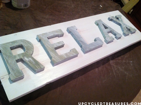 Looking for something to make for your home? Check out how easy it is to make a DIY wood sign and rope candle holders! UpcycledTreasures.com