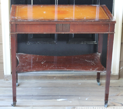 A thrifted side table gets a makeover using navy DIY chalk paint and a chevron stencil! Chevron Accent Table with DIY chalk paint. UpcycledTreasures.com