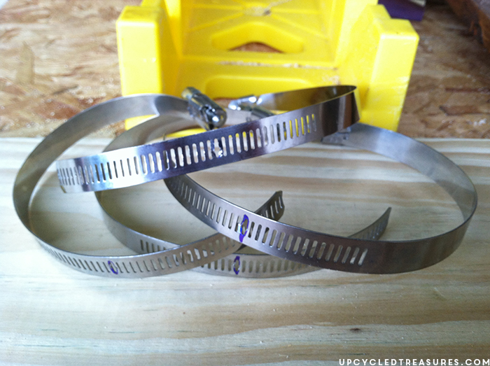 Looking for a creative storage solution? Check out how to create a mason jar wall storage using vintage yardsticks! UpcycledTreasures.com