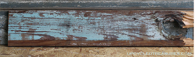 Want to add some spice to that old piece of wood you have lying around? Check out how to create a DIY Wood Beach Sign! UpcycledTreasures.com