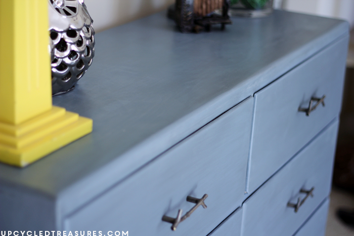 Blue Dresser Makeover with Rustic Hardware! Take a look at how I transformed an old pink dresser using blue paint and rustic hardware. UpcycledTreasures.com