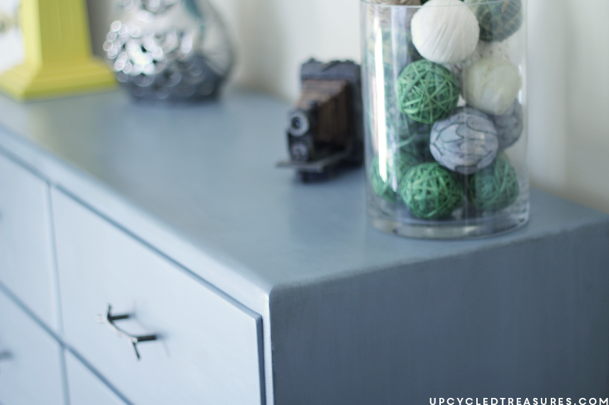 Blue Dresser Makeover with Rustic Hardware! Take a look at how I transformed an old pink dresser using blue paint and rustic hardware. UpcycledTreasures.com