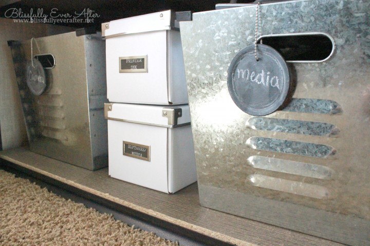 Crafts-with-Mason-Jars-chalkboard-lid-labels