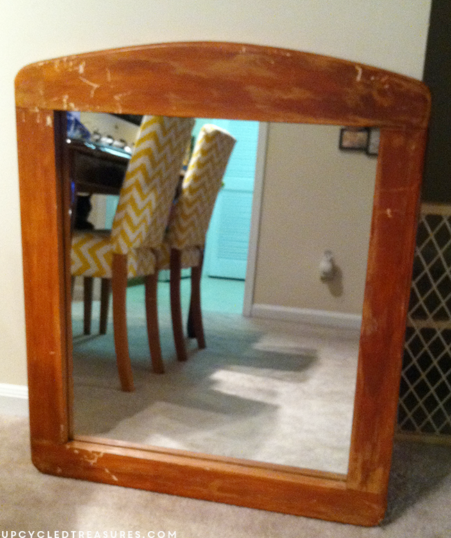 Want to upcycled, but need it to be quick? Check out these 3 easy upcycled projects I recently created to add impact and functionality to our home.