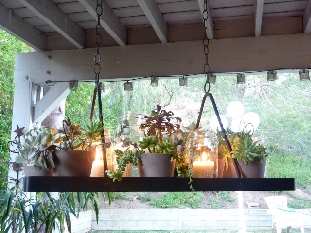 Creative Ways to Light up Mason Jars upcycledtreasures.com