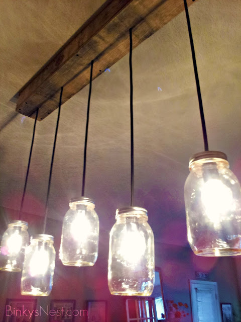 Creative Ways to Light up Mason Jars upcycledtreasures.com