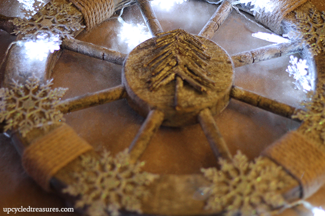 10 DIY Christmas Wreath Ideas - Check out my DIY Nautical Christmas Wreath as well as Christmas Wreath Inspiration from 9 other fantastical bloggers!