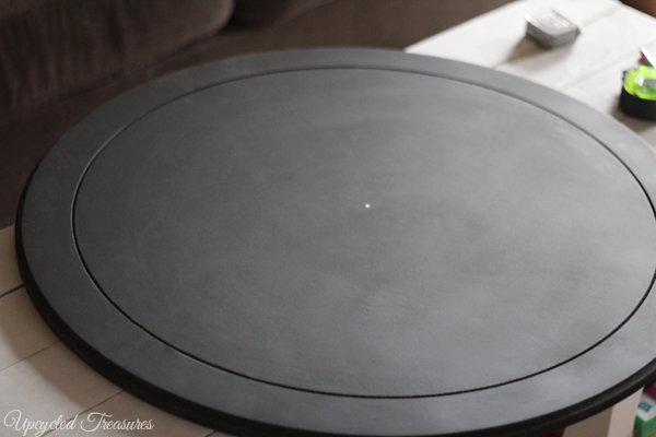 How to Upcycle a Table into a Clock! See how to transform an outdated thrift shop table into something new for a gallery wall! UpcycledTreasures.com