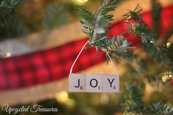 Rustic Cabin Inspired Christmas Tree! We ditched most of our usual ornaments, and made our own using leftover materials from our wedding