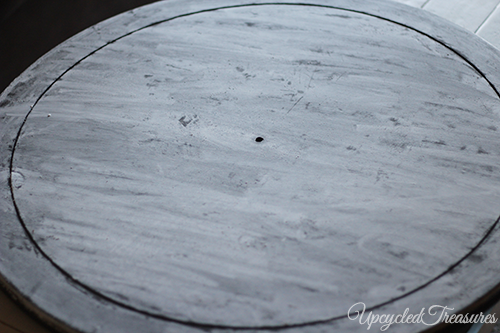 How to Upcycle a Table into a Clock! See how to transform an outdated thrift shop table into something new for a gallery wall! UpcycledTreasures.com