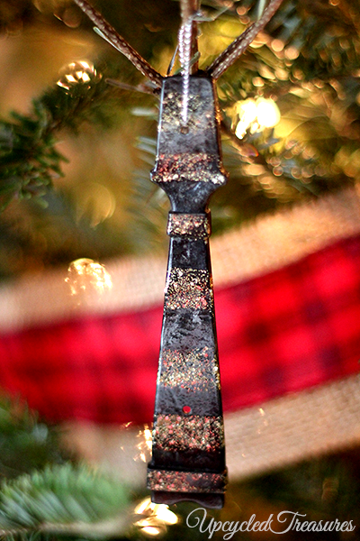 Rustic Cabin Inspired Christmas Tree! We ditched most of our usual ornaments, and made our own using leftover materials from our wedding