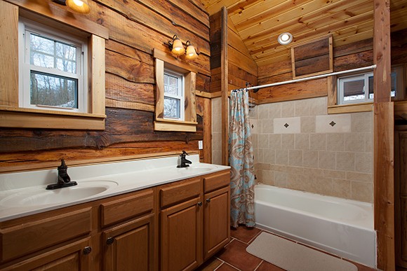 Enter to Win a FREE 2-night stay at Custom Cabin Resort Memory Mountain at Wolf Laurel - UpcycledTreasures.com