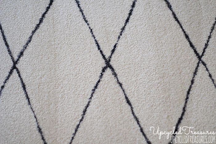 Can you believe this was done using a sharpie? Check out how you can create a DIY Sharpie Rug to match your very own style! UpcycledTreasures.com