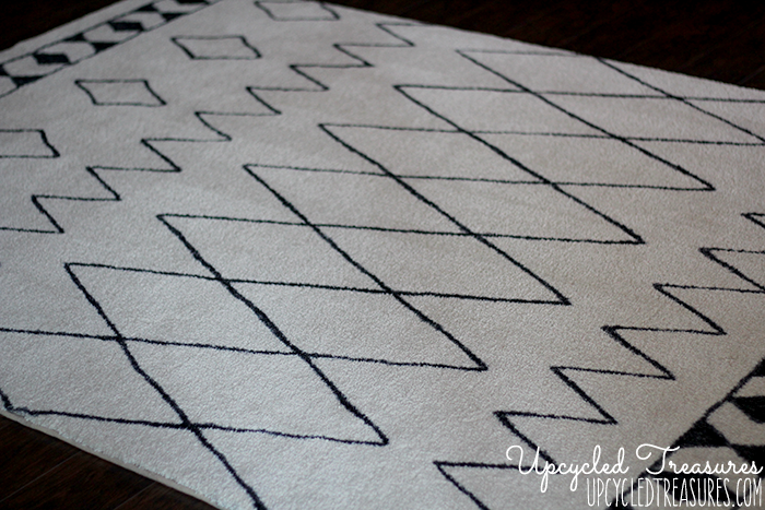 Can you believe this was done using a sharpie? Check out how you can create a DIY Sharpie Rug to match your very own style! UpcycledTreasures.com