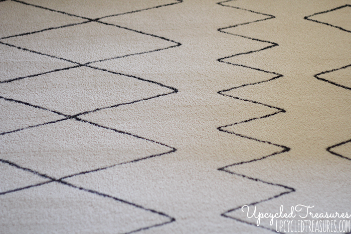 Can you believe this was done using a sharpie? Check out how you can create a DIY Sharpie Rug to match your very own style! UpcycledTreasures.com