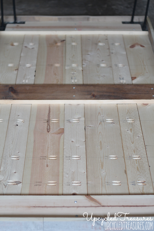Take a look at this awesome DIY Rustic Industrial Desk using thrifted hairpin legs and upcycled pallet wood! UpcycledTreasures.com