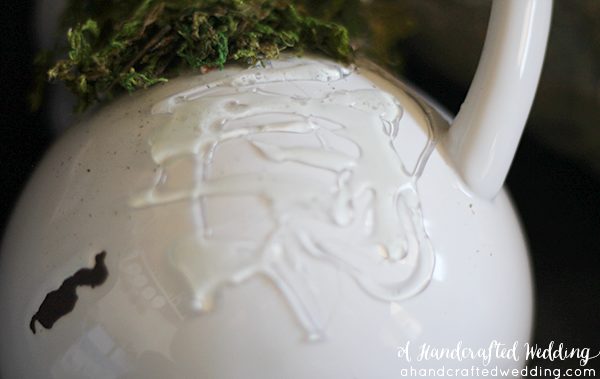 Check out this amazing Moss Covered Vase. Incorporate moss into an outdoor, rustic, romantic or woodland inspired wedding. MountainModernLife.com