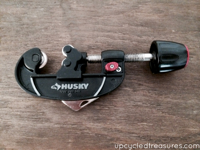 pipe-cutter-for-industrial-pipe-storage-rail-upcycledtreasures
