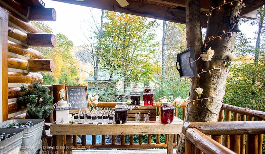 Are DIY Wedding Invitations Worth It? See how much we spent on our DIY invitations and decide if it's worth your time and energy. MountainModernLife.com