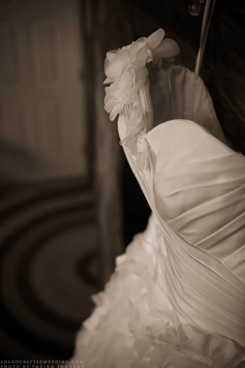 Planning an intimate wedding? Check out our handcrafted cabin wedding that took place in the North Carolina mountains. mountainmodernlife.com