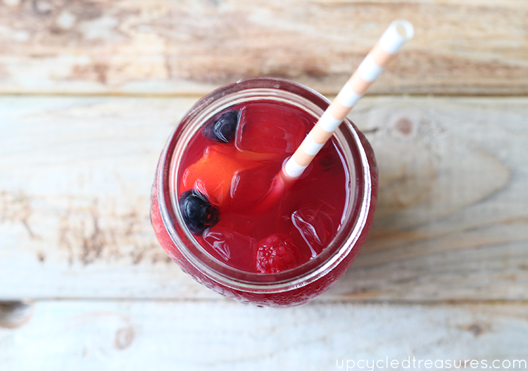 Summer-cocktail-recipe-with-pomegranite-juice-The-Rand-McNally-upcycledtreasures