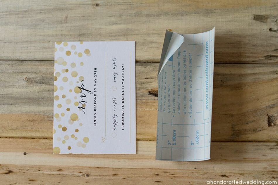 Want to add some flare to those wedding invitations? Check out how to add Gold to DIY Wedding Invitations | MountainModernLife.com