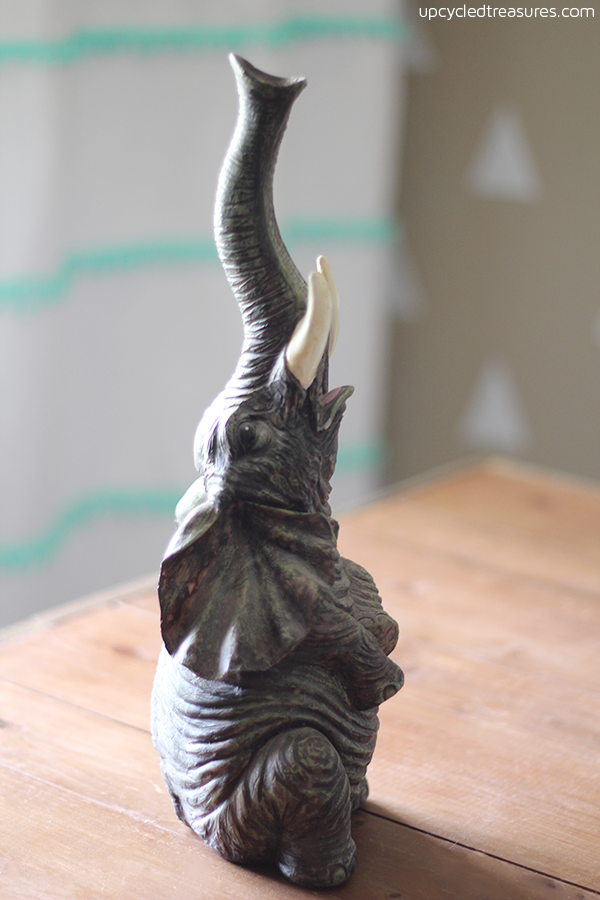 Upcycled Photo Display! See how easy it is to create a whimsical photo display out of upcycled items you already have on hand! MountainModernLife.com