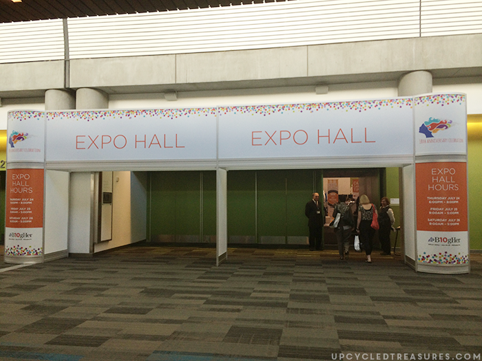 I'm definitely doing some of these! Have old glade candle jars lying around? Check out these creative ways to upcycle candle Jars | UpcycledTreasures.com