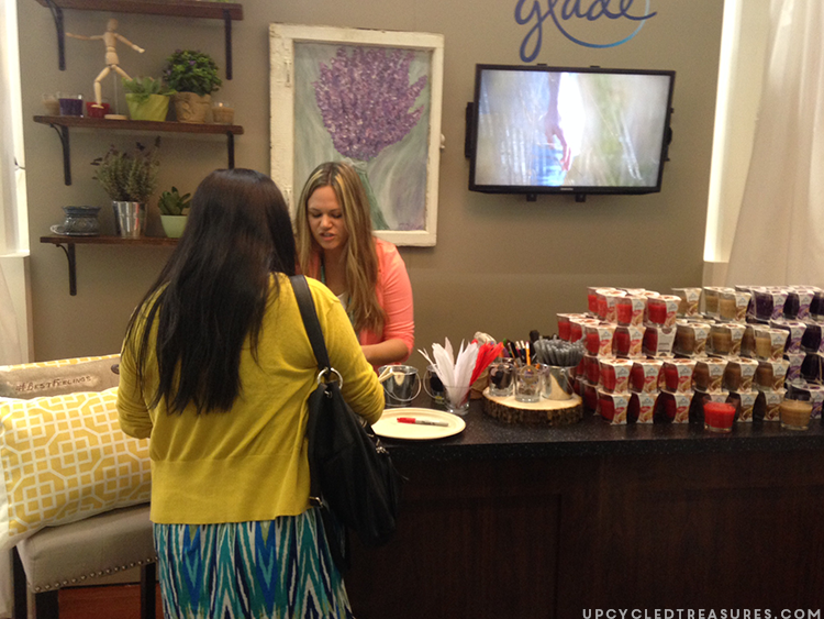 I'm definitely doing some of these! Have old glade candle jars lying around? Check out these creative ways to upcycle candle Jars | UpcycledTreasures.com