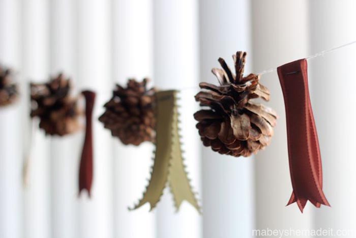 DIY-pinecone-garland