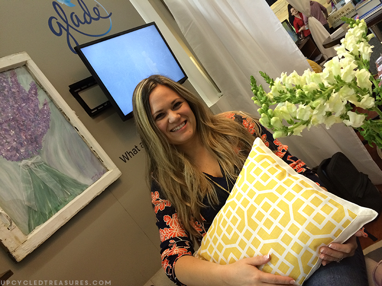 I'm definitely doing some of these! Have old glade candle jars lying around? Check out these creative ways to upcycle candle Jars | UpcycledTreasures.com