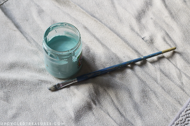 DIY Painted Rug upcycledtreasures.com