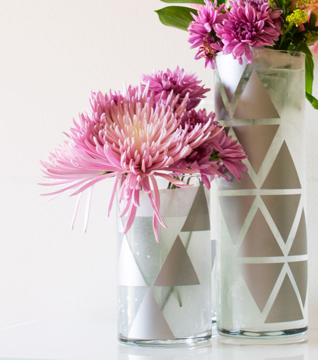 geometric-glass-vase-using-vinyl-decals