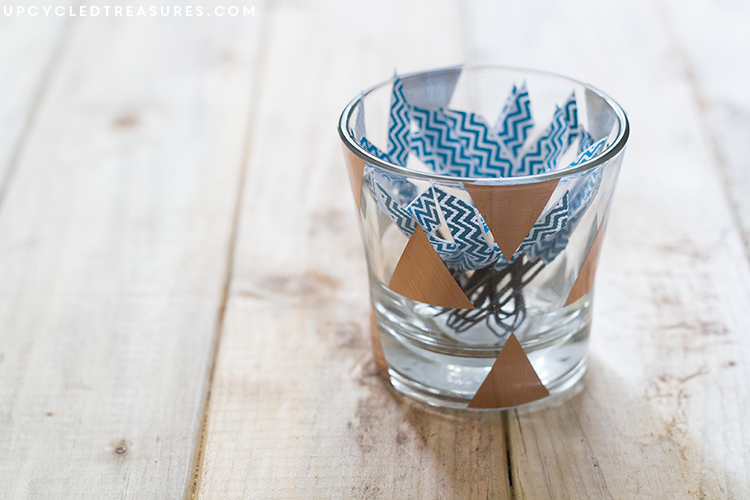 I'm definitely doing some of these! Have old glade candle jars lying around? Check out these creative ways to upcycle candle Jars | UpcycledTreasures.com