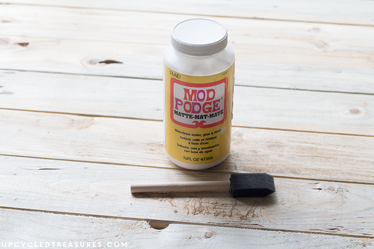 I'm definitely doing some of these! Have old glade candle jars lying around? Check out these creative ways to upcycle candle Jars | UpcycledTreasures.com