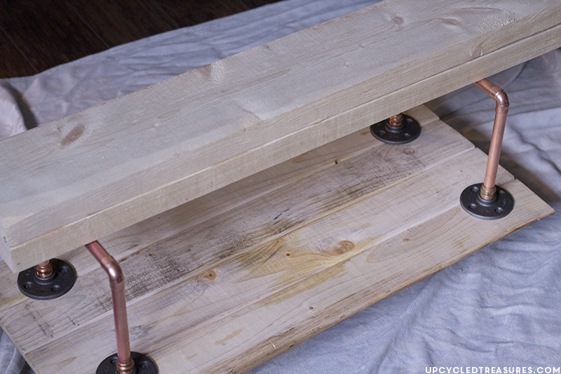 See how easy it is to create this rustic modern copper pipe tray, perfect for your laptop or breakfast in bed! MountainModernLife.com