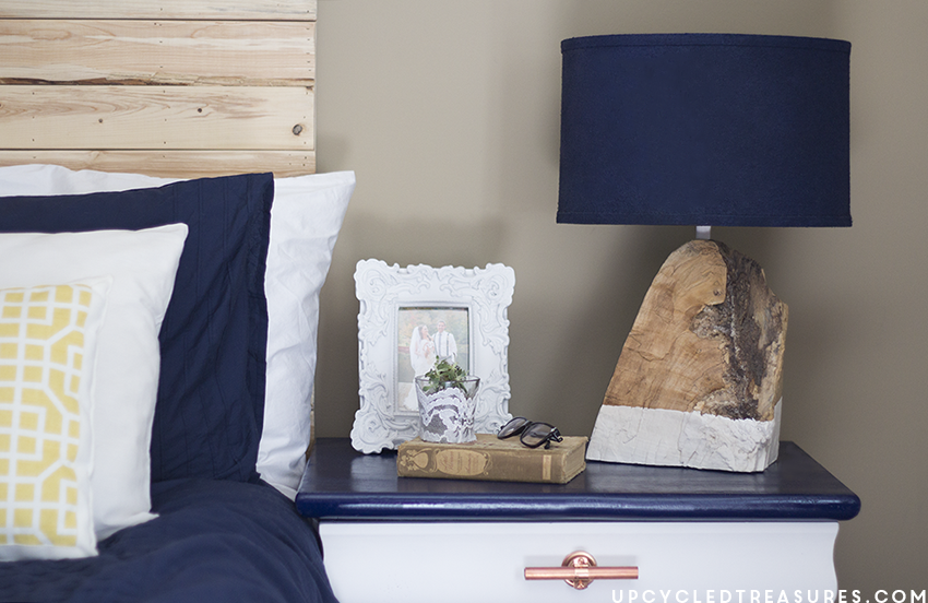 Have a chunk of wood lying around? Check out how you can transform that salvaged piece of wood into a DIY Modern Rustic Wood Lamp! MountainModernLife.com