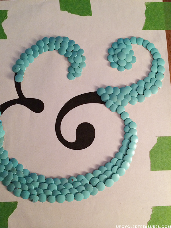 How to create DIY Ampersand Wall Art Using Thumbtacks! MountainModernLife.com