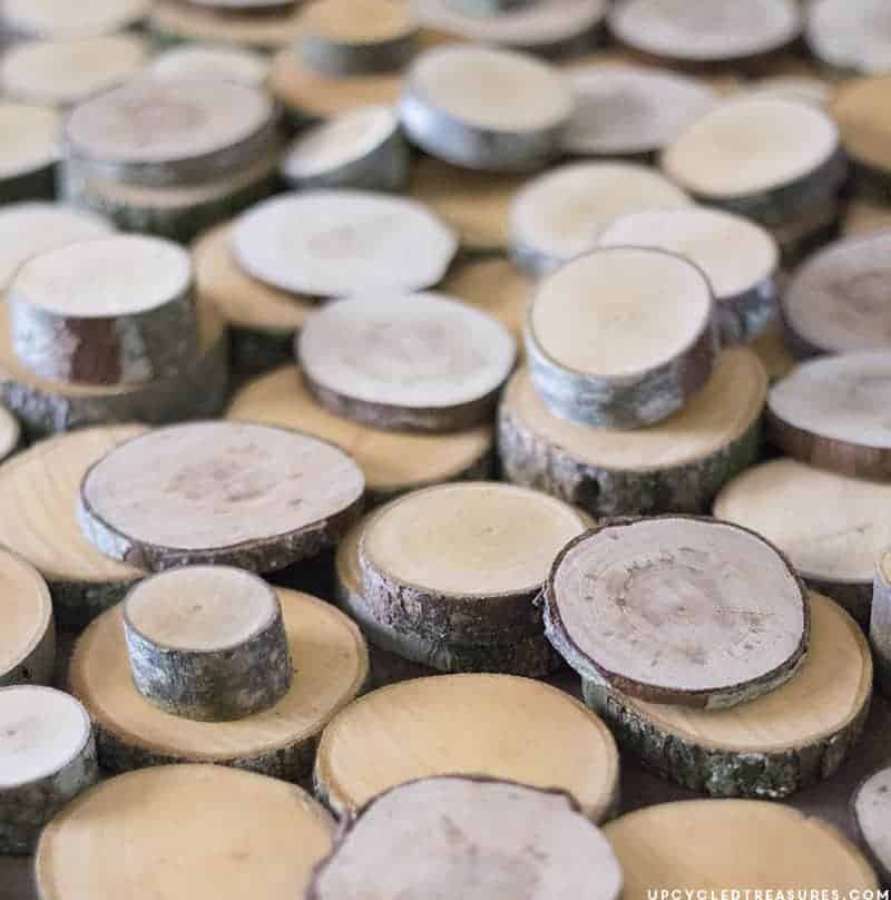 Looking for creative, affordable wall art ideas? See how easy it is to reimagine fallen branches into wood slice art! MountainModernLife.com