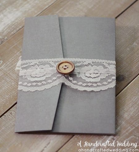Rustic Wedding? Check out how to create these rustic wedding invitations + FREE Printable Templates! MountainModernLife.com