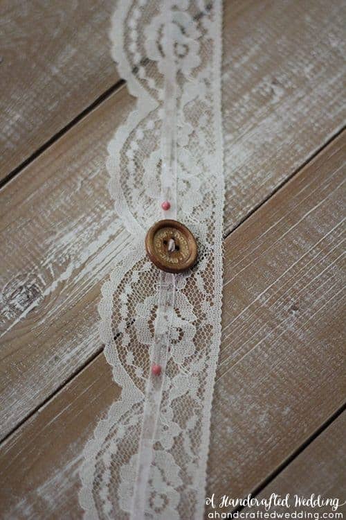 Rustic Wedding? Check out how to create these rustic wedding invitations + FREE Printable Templates! MountainModernLife.com