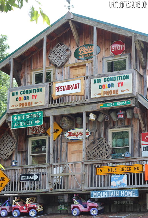 Enter the Valentine's Day GIVEAWAY to win a FREE stay at a cabin resort in North Carolina for Valentine's Day weekend! upcycledtreasures.com