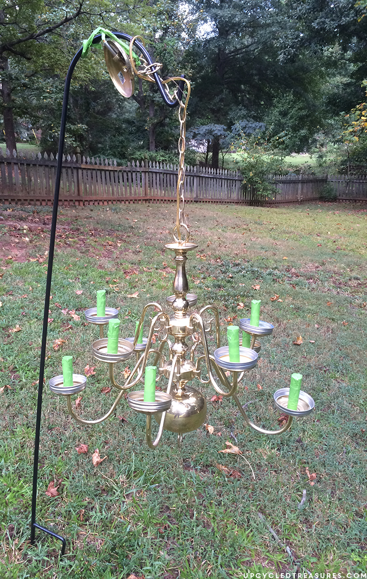 See how easy it is to create a vintage-inspired chandelier from a thrifted light fixture using spray paint and acrylic crystals! mountainmodernlife.com See how easy it is to create a vintage-inspired chandelier from a thrifted light fixture using spray paint and acrylic crystals! mountainmodernlife.com