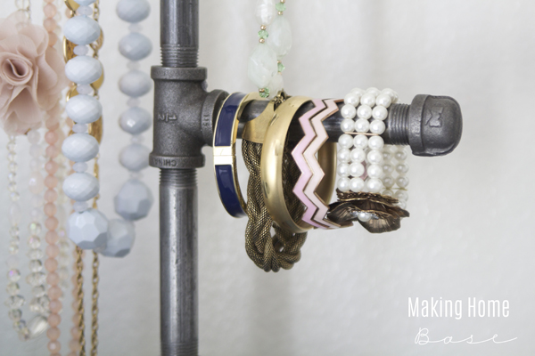 DIY-Pipe-Jewelry-Organizer