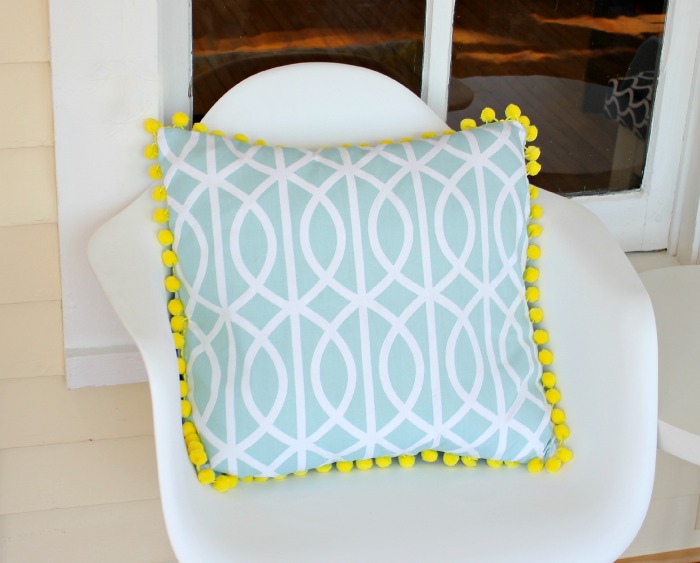 diy pom pom pillow