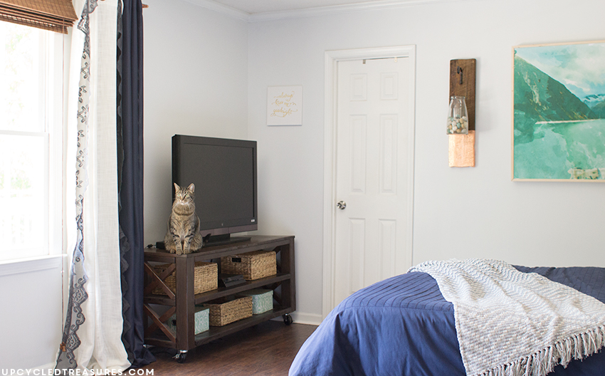 diy-modern-rustic-bedroom-upcycledtreasures